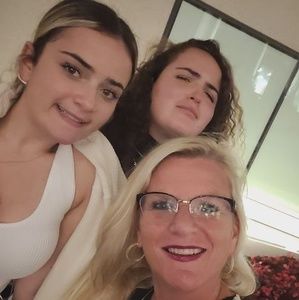 Meet your Posher, Marie-claude